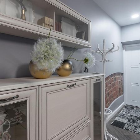 Dandelion Apartment In The Heart Of Каунас Экстерьер фото